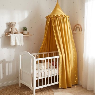 ciel de lit protége bébé de la lumière