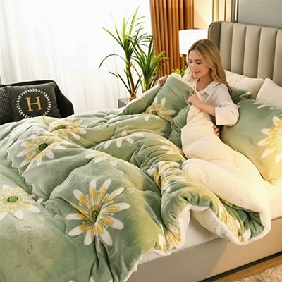 femme dans son lit sous couverture lestée