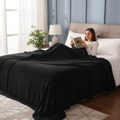 jeune femme faisant lecture sous couverture