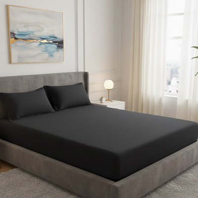lit avec drap housse noire