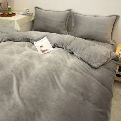 lit avec housse de couette flanelle grise claire