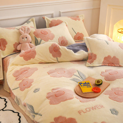 protege oreiller fleur rose sur lit