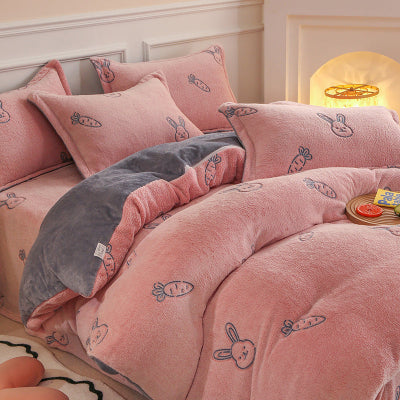 protege oreiller lapin sur lit