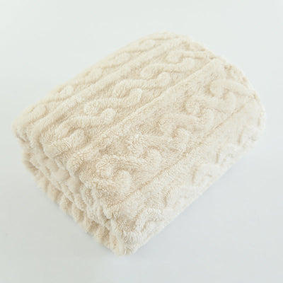 vue couverture en polaire bebe blanche