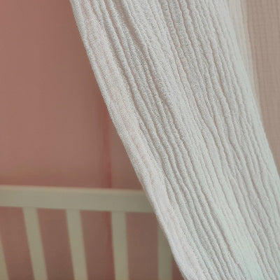 zoom mousseline ciel de lit blanc